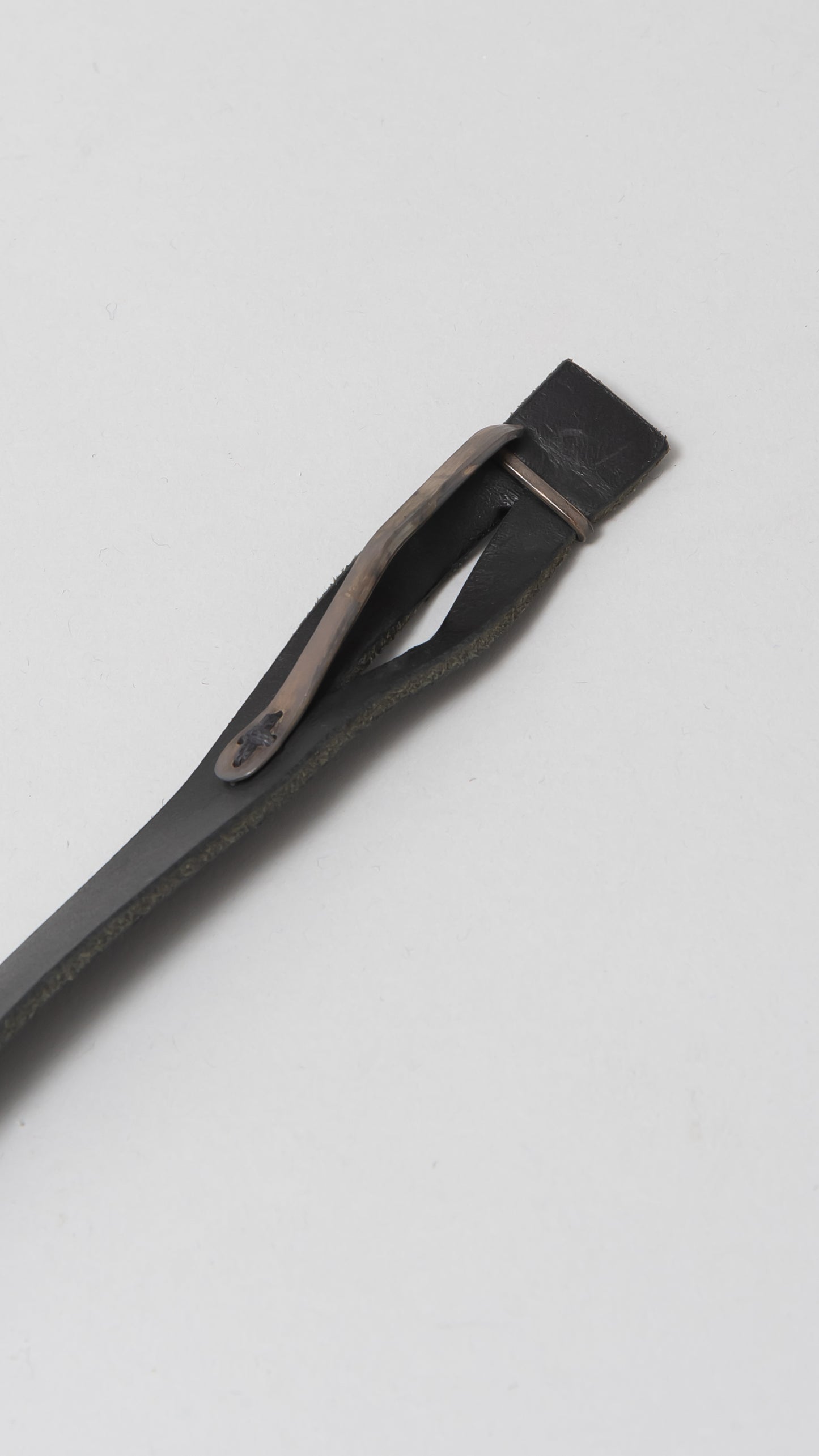 medium pressed evenlope messenger