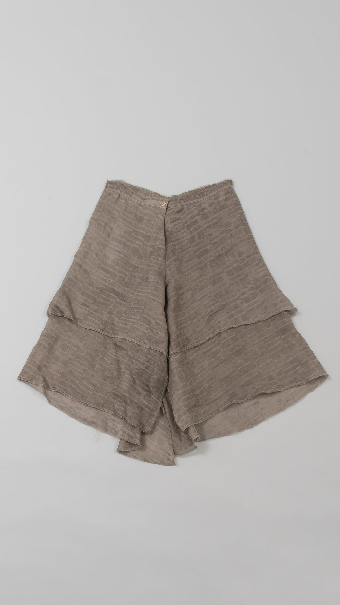 fold closing double skirt/short