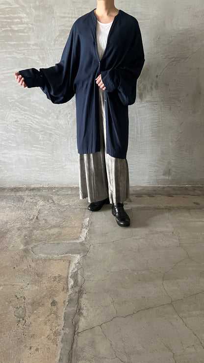 wo. "v"neck oversized shirt