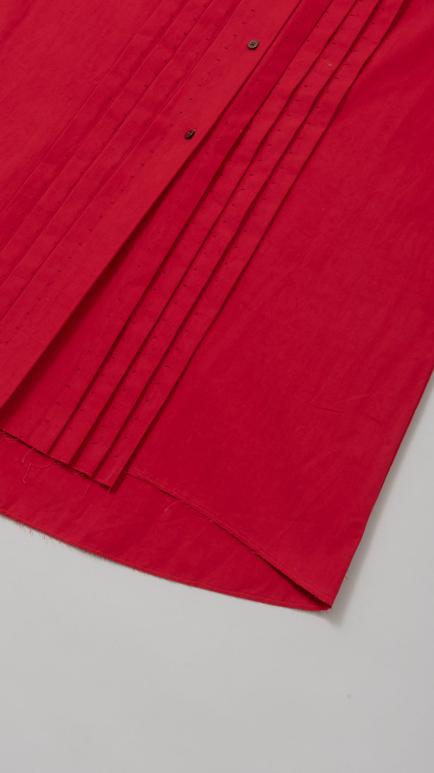 wo. front pleated sleevless long fitted