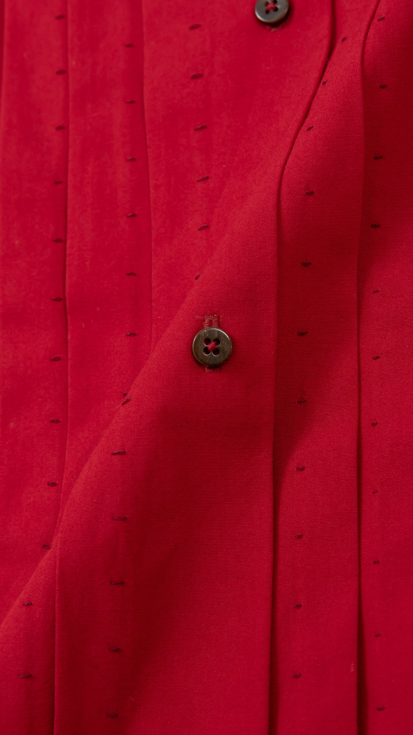 wo. front pleated sleevless long fitted