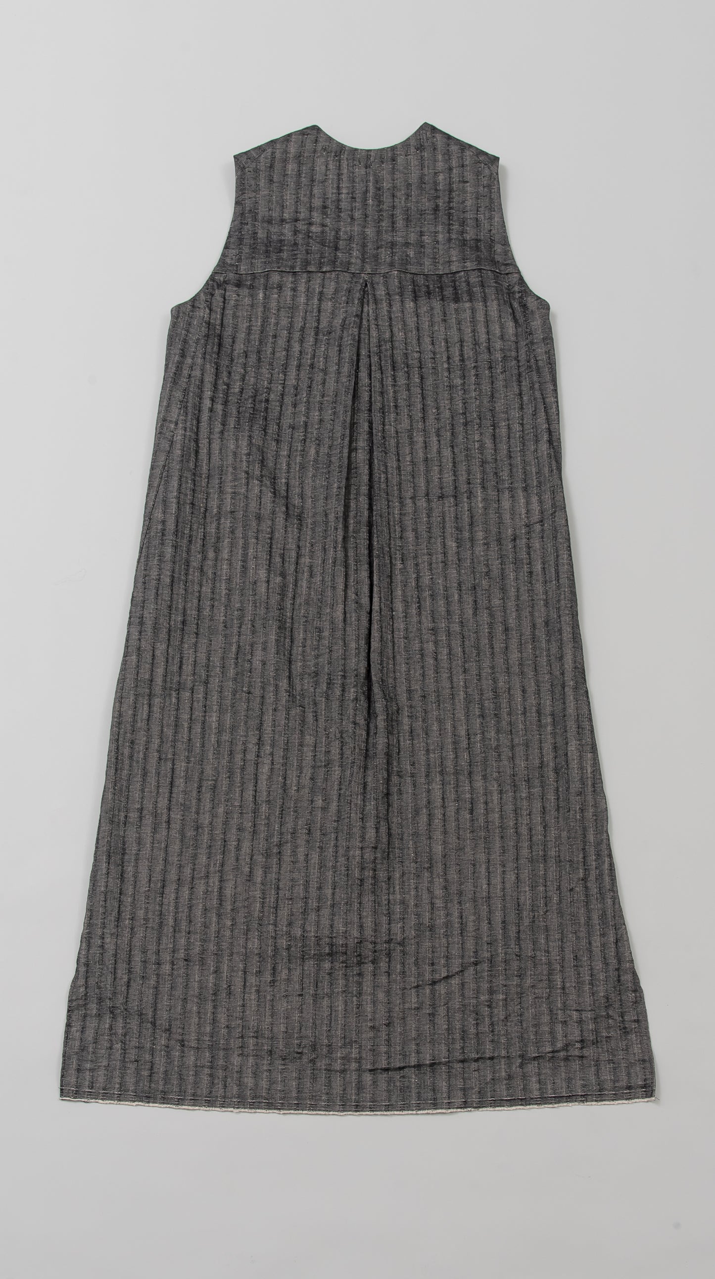 NO  COLLAR WIDE SLEEVELESS  SHIRT