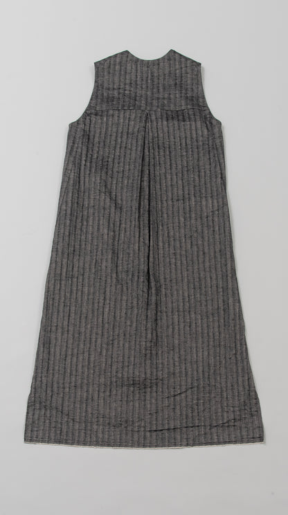 NO  COLLAR WIDE SLEEVELESS  SHIRT