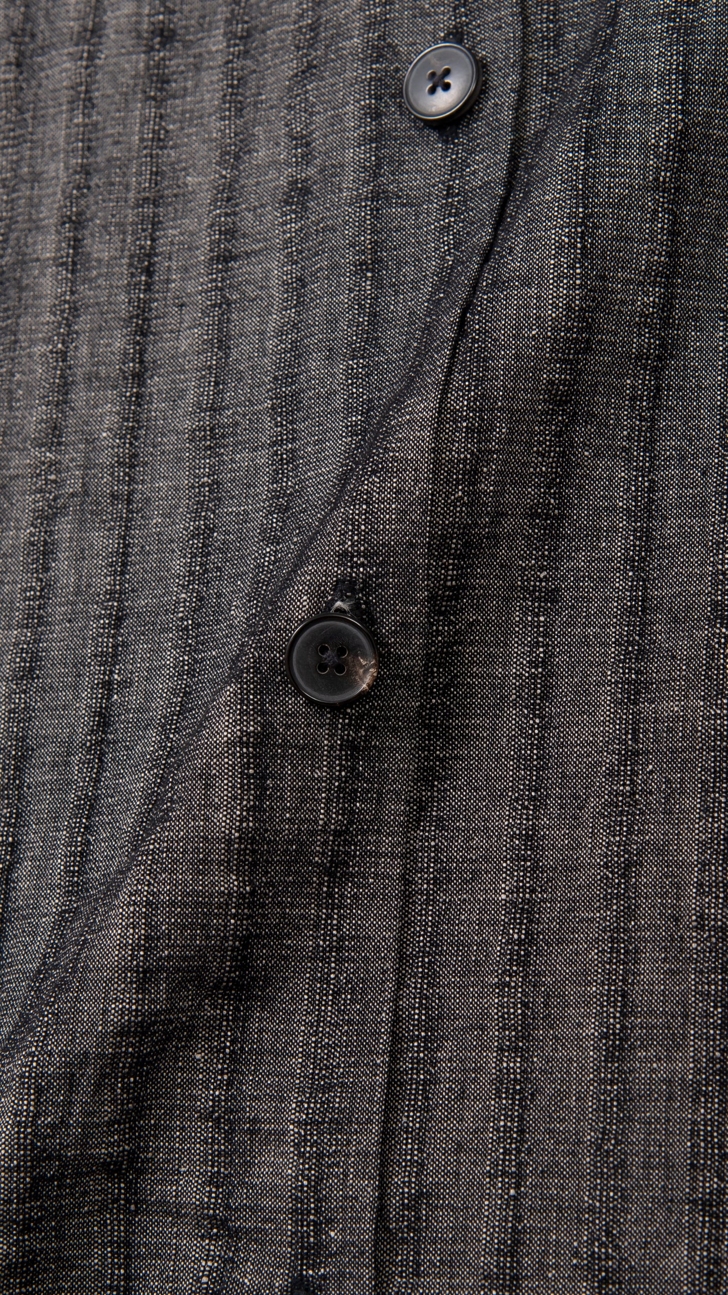 NO  COLLAR WIDE SLEEVELESS  SHIRT