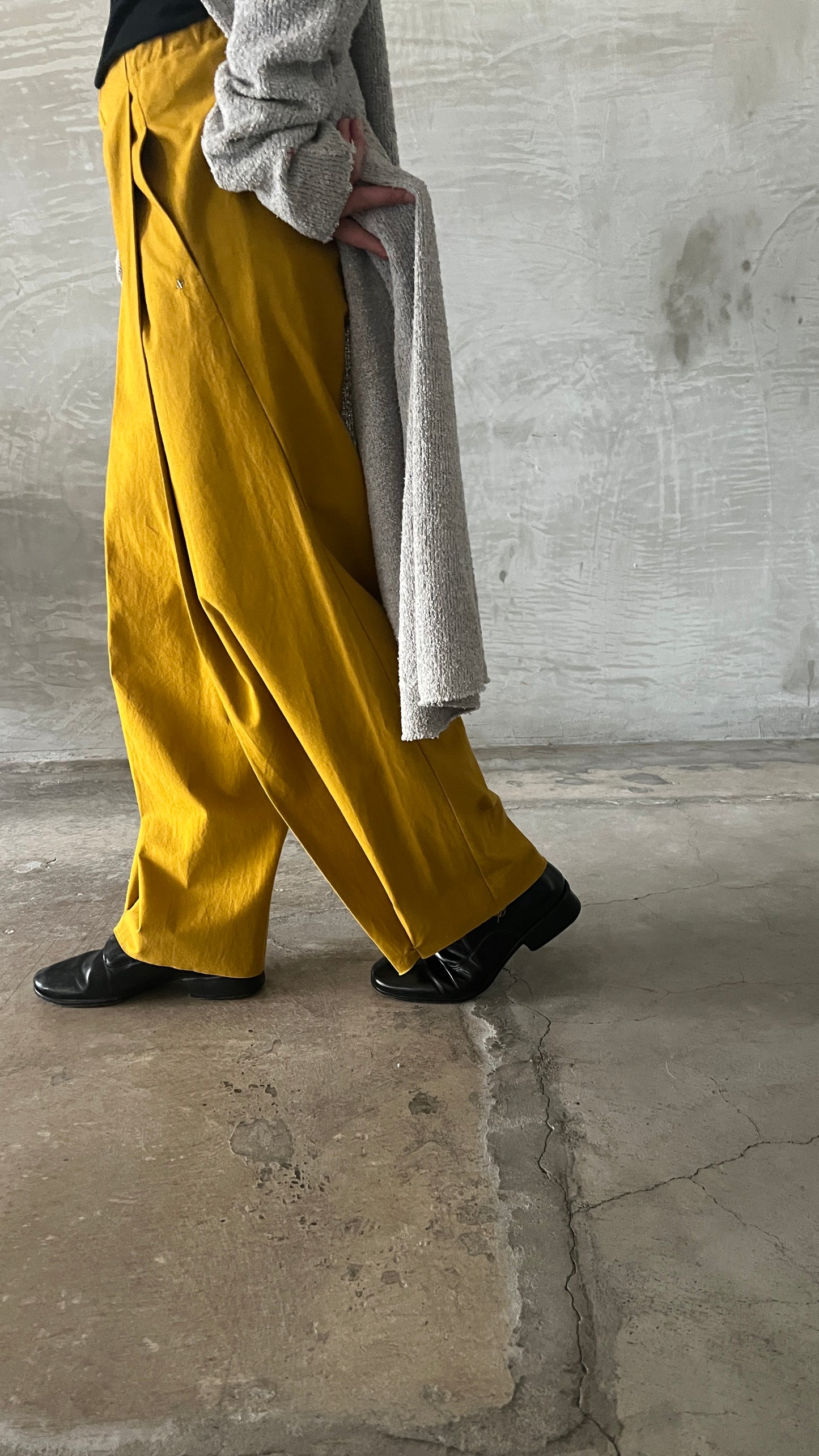 front pleat wide fit short elastic