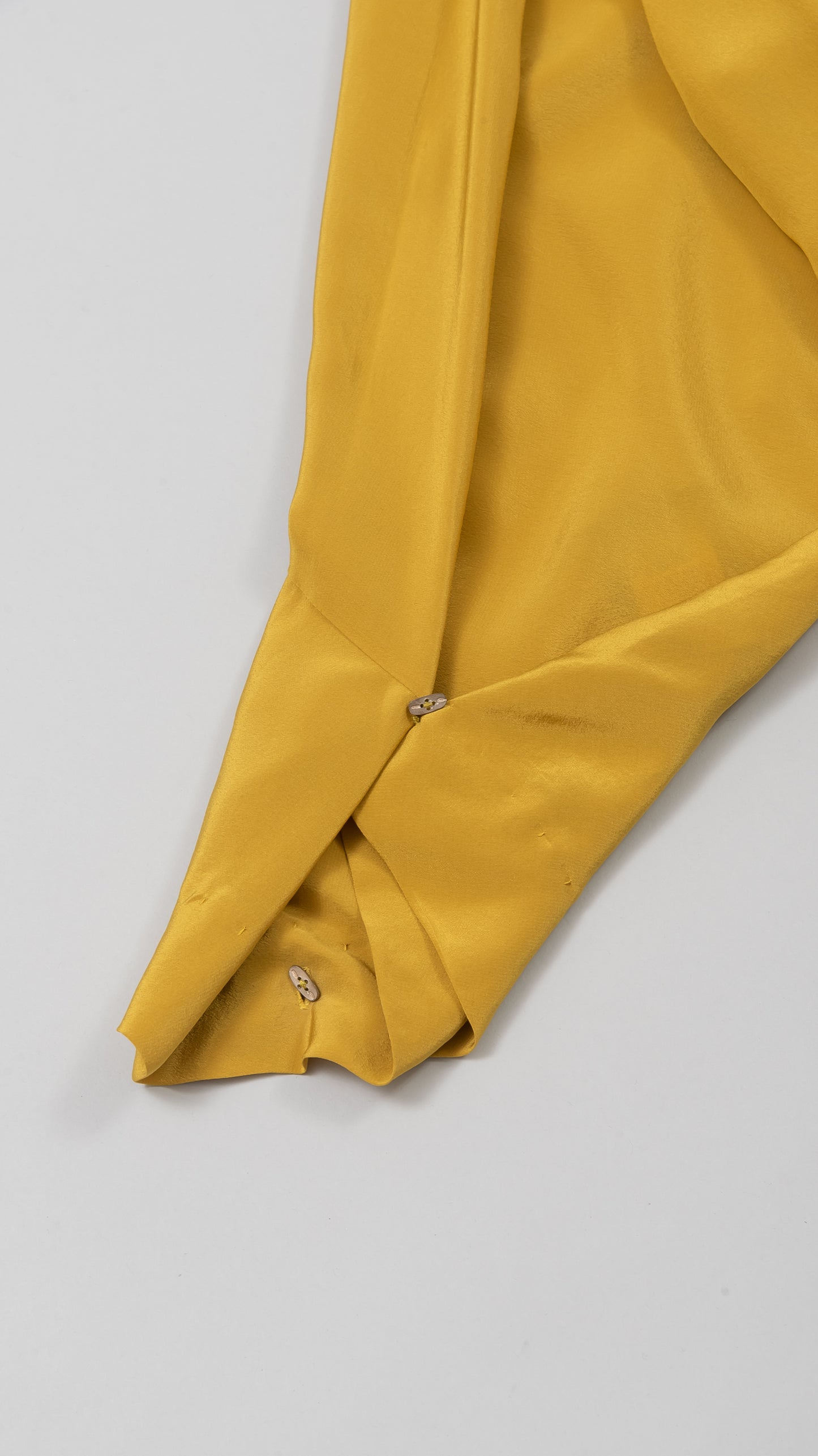 V NECK  OVESIZED  SHIRT