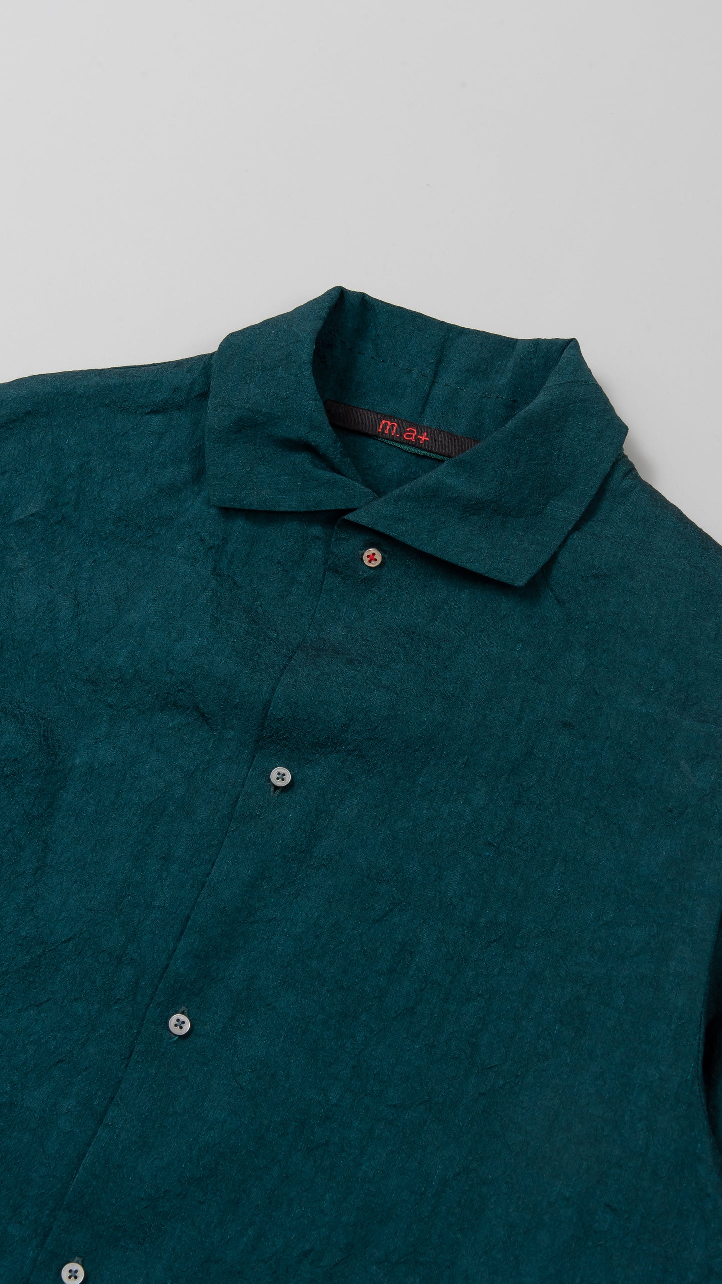 high collar medium fit shirt