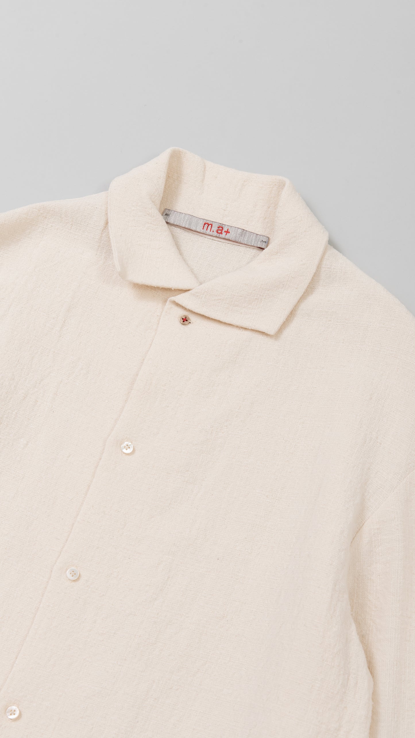 high collar medium fit shirt