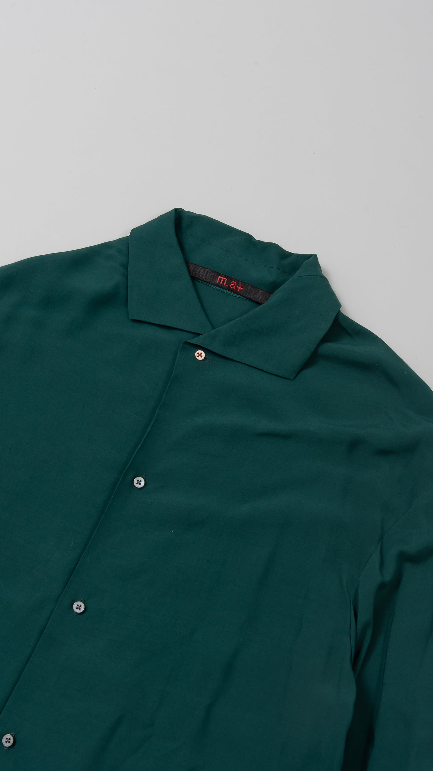 high collar medium fit shirt