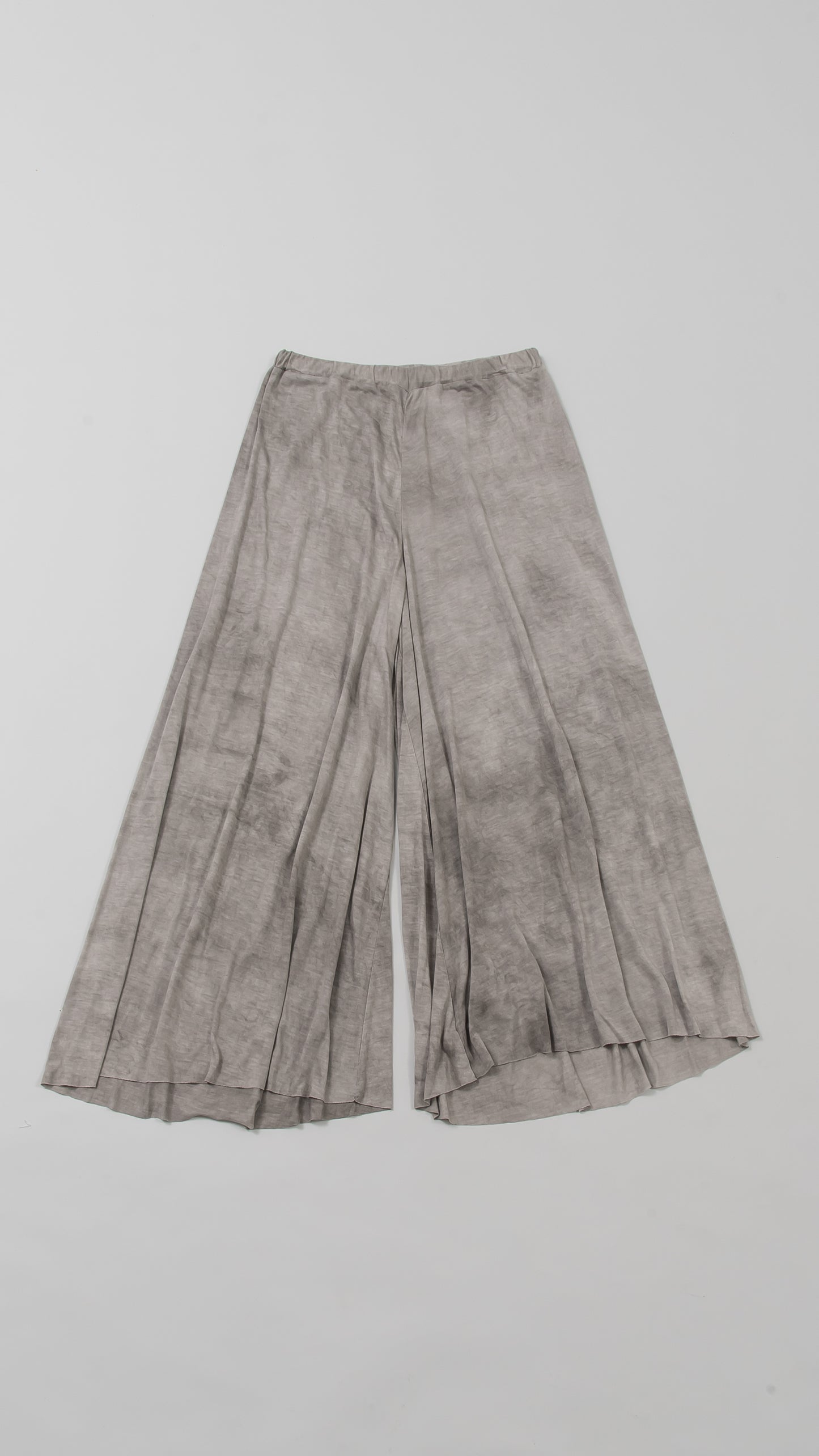 wo. elastic waist flowing legs wide