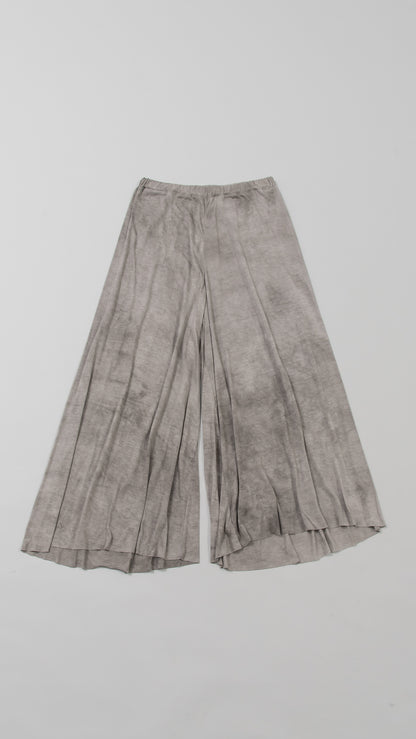 wo. elastic waist flowing legs wide