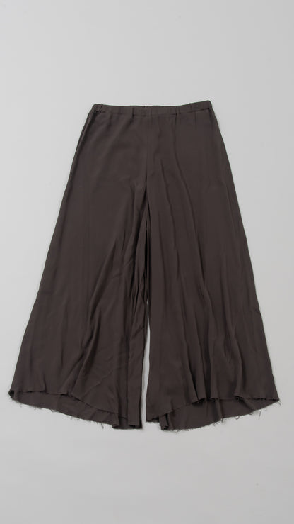 wo. elastic waist flowing legs wide