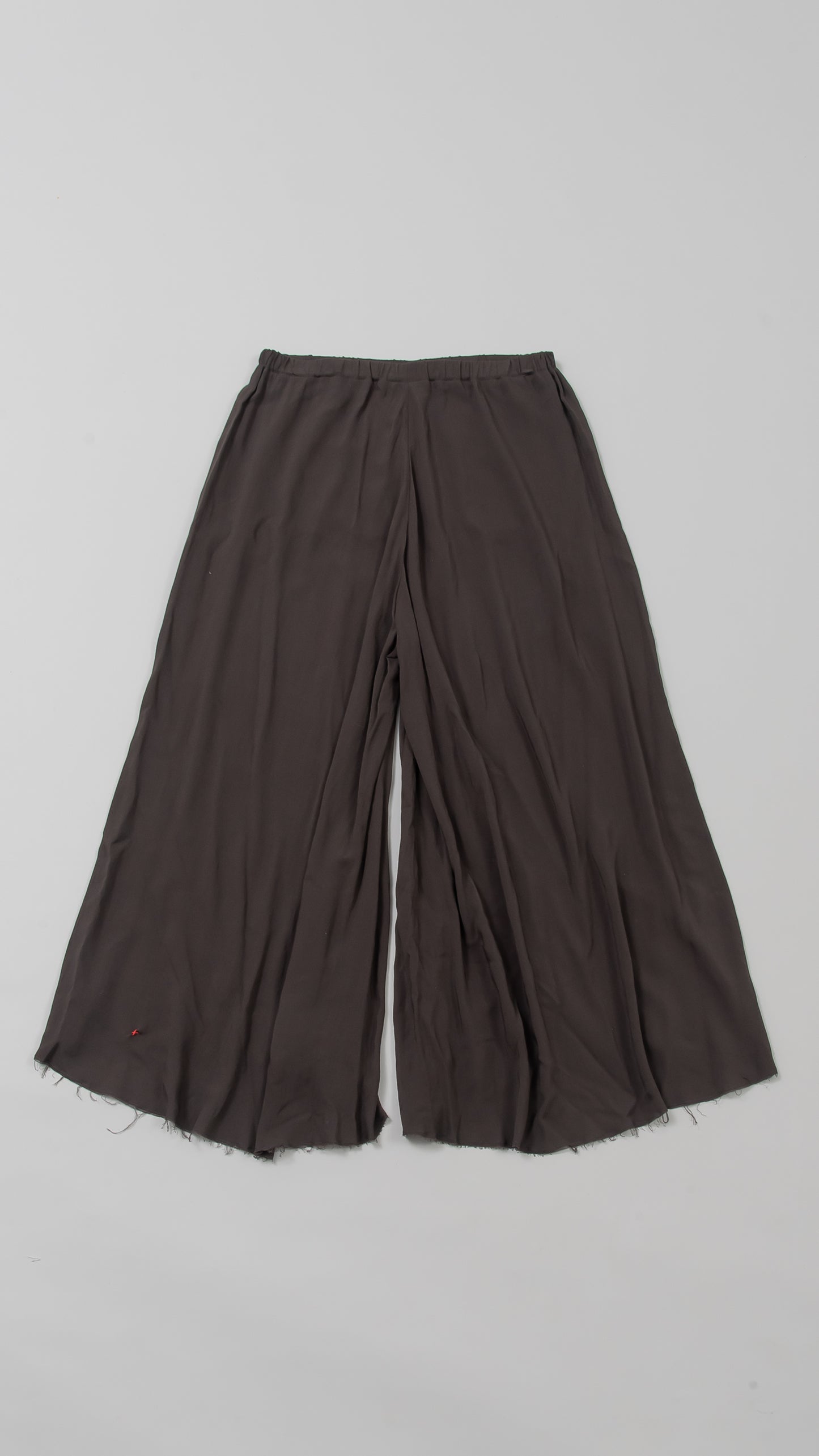 wo. elastic waist flowing legs wide