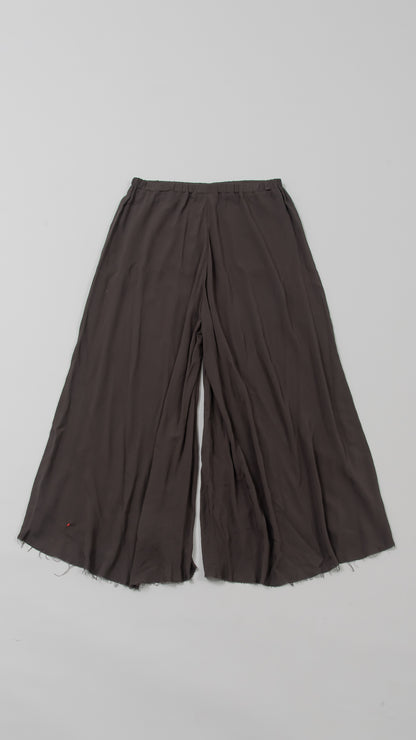 wo. elastic waist flowing legs wide