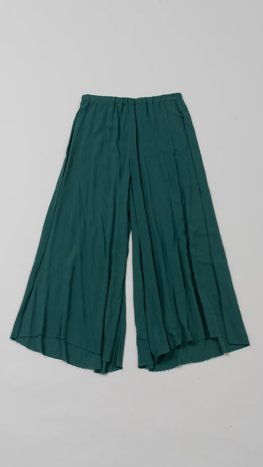 wo. elastic waist flowing legs wide