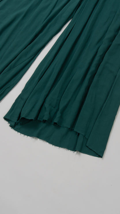 wo. elastic waist flowing legs wide