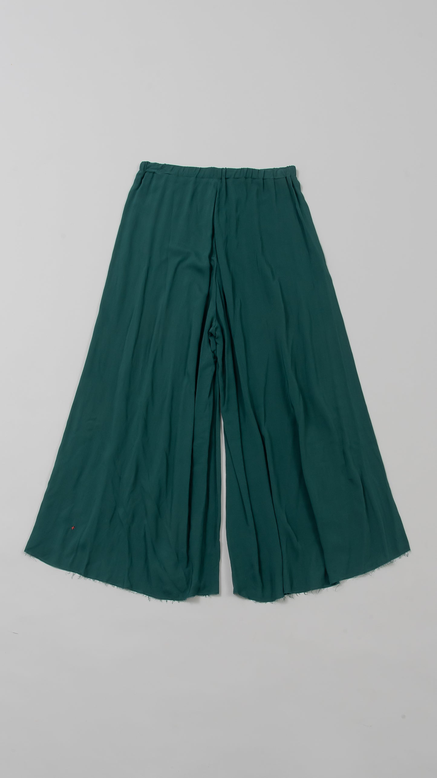 wo. elastic waist flowing legs wide