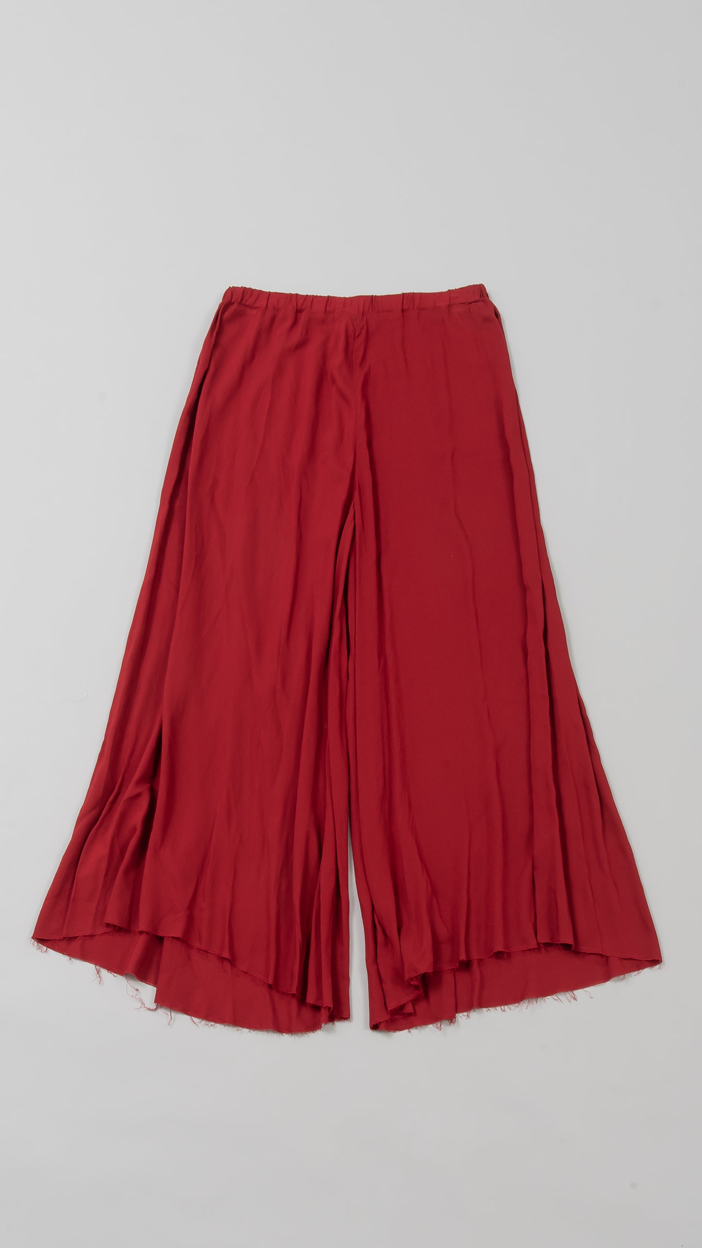 wo. elastic waist flowing legs wide