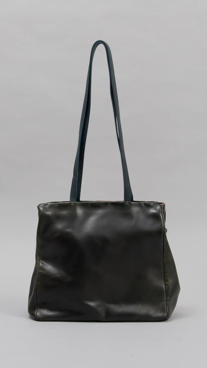 silver rim flat shoulder bag