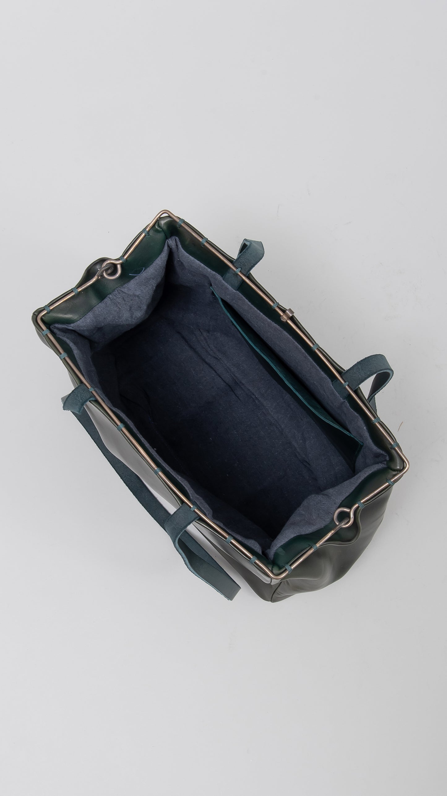 silver rim flat shoulder bag