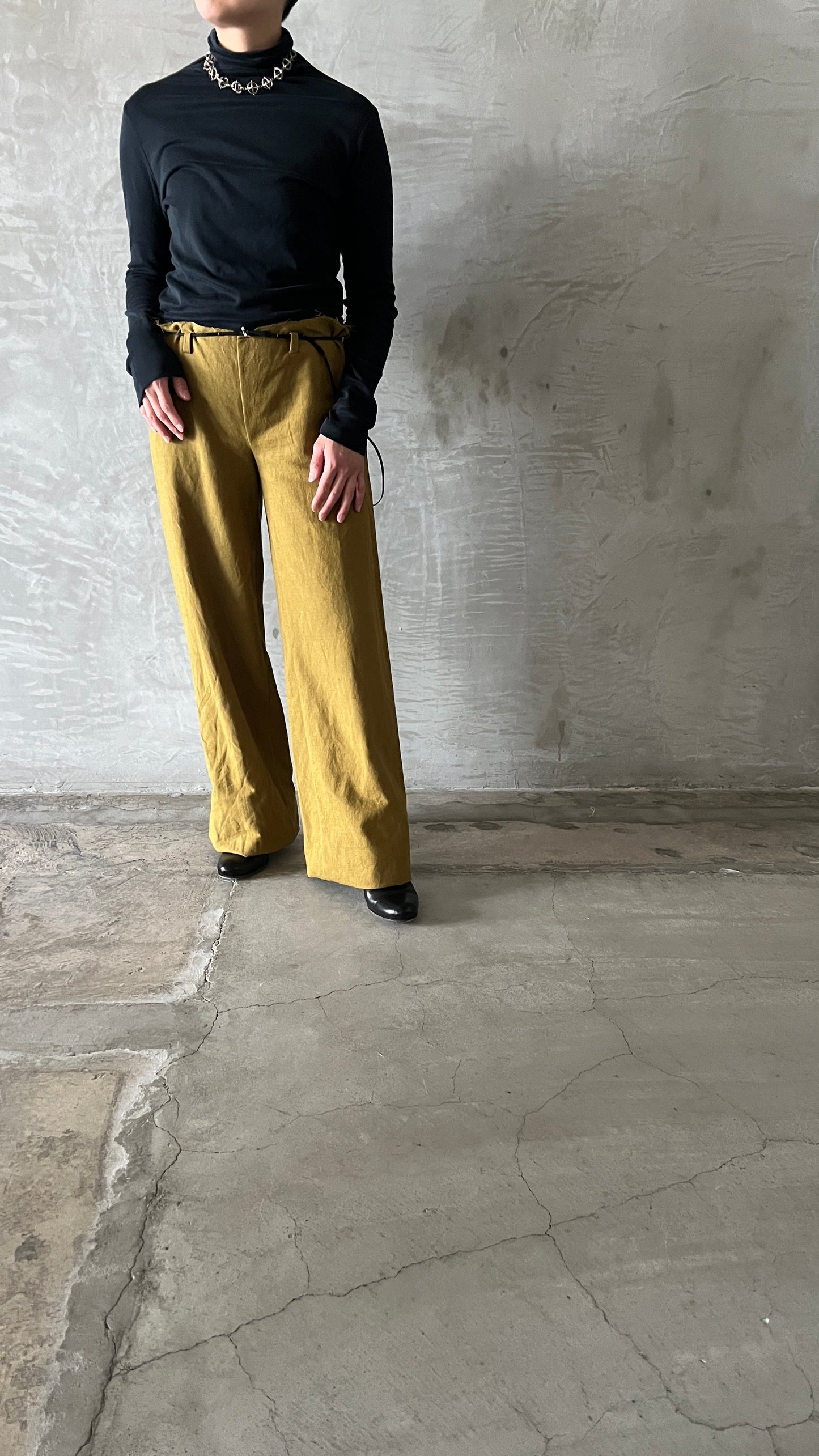 wo. wide pants w/belt