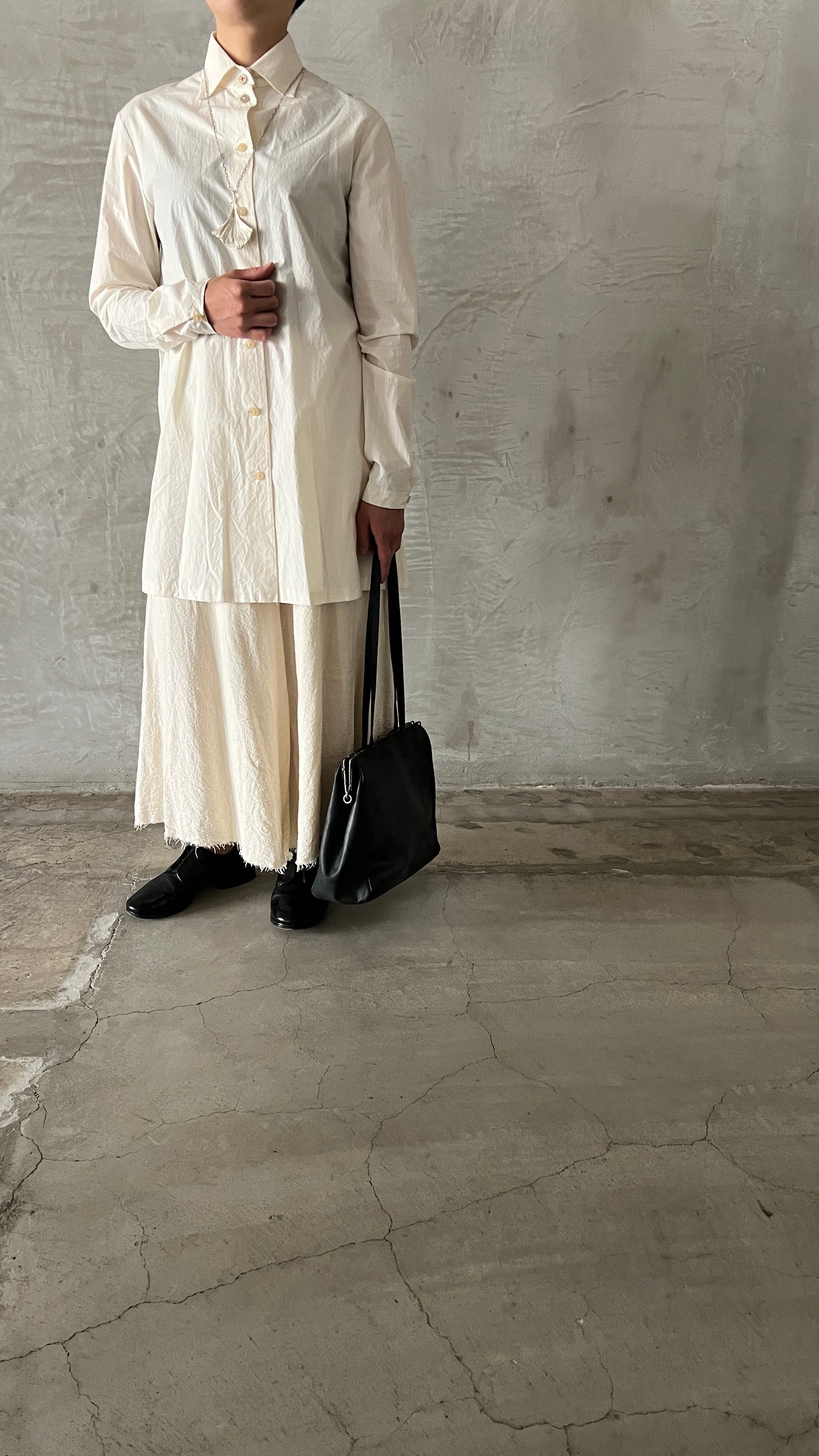 wo. wide back pleat long shirt