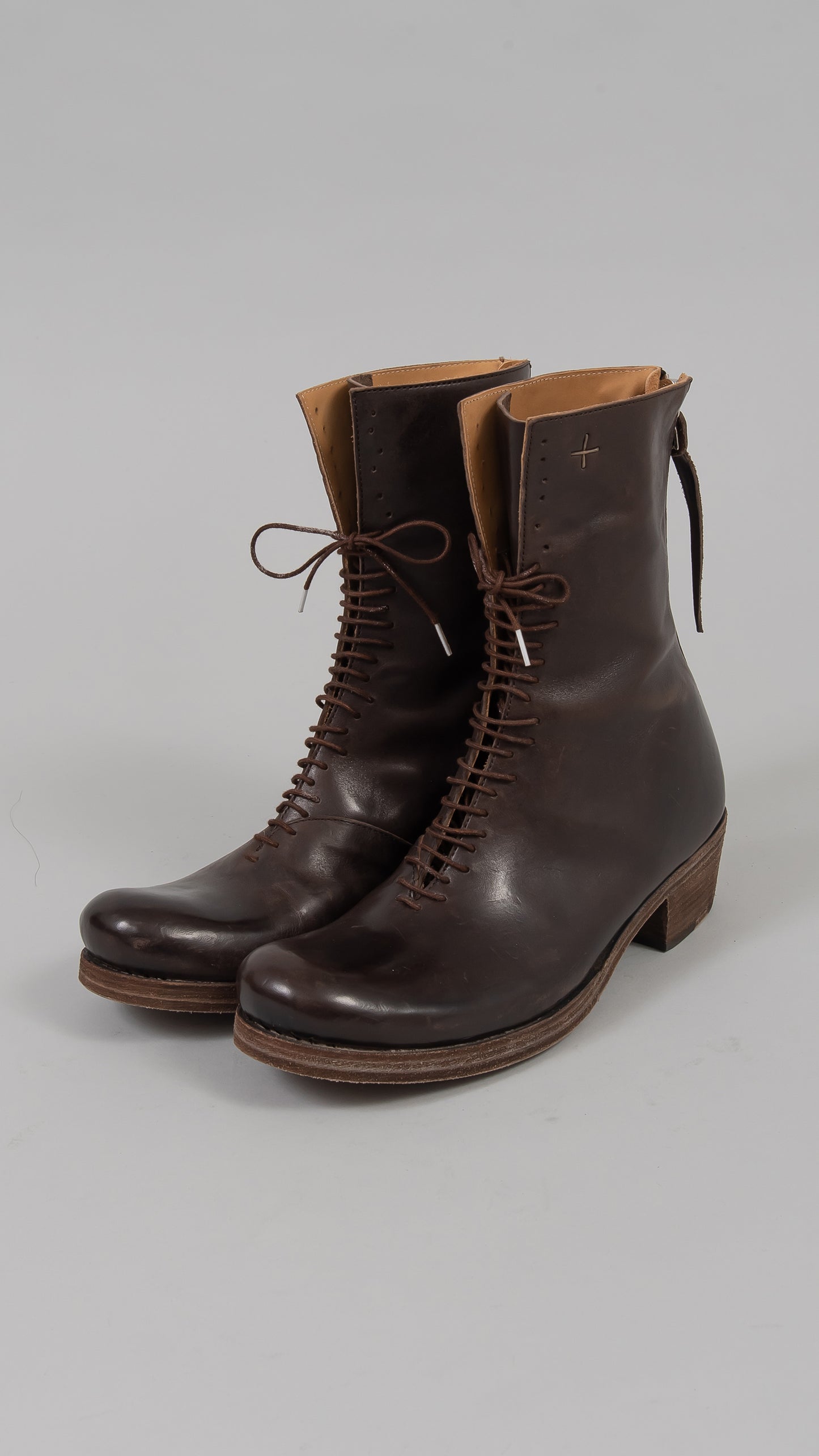 wo. tall back zipper boot w/laces