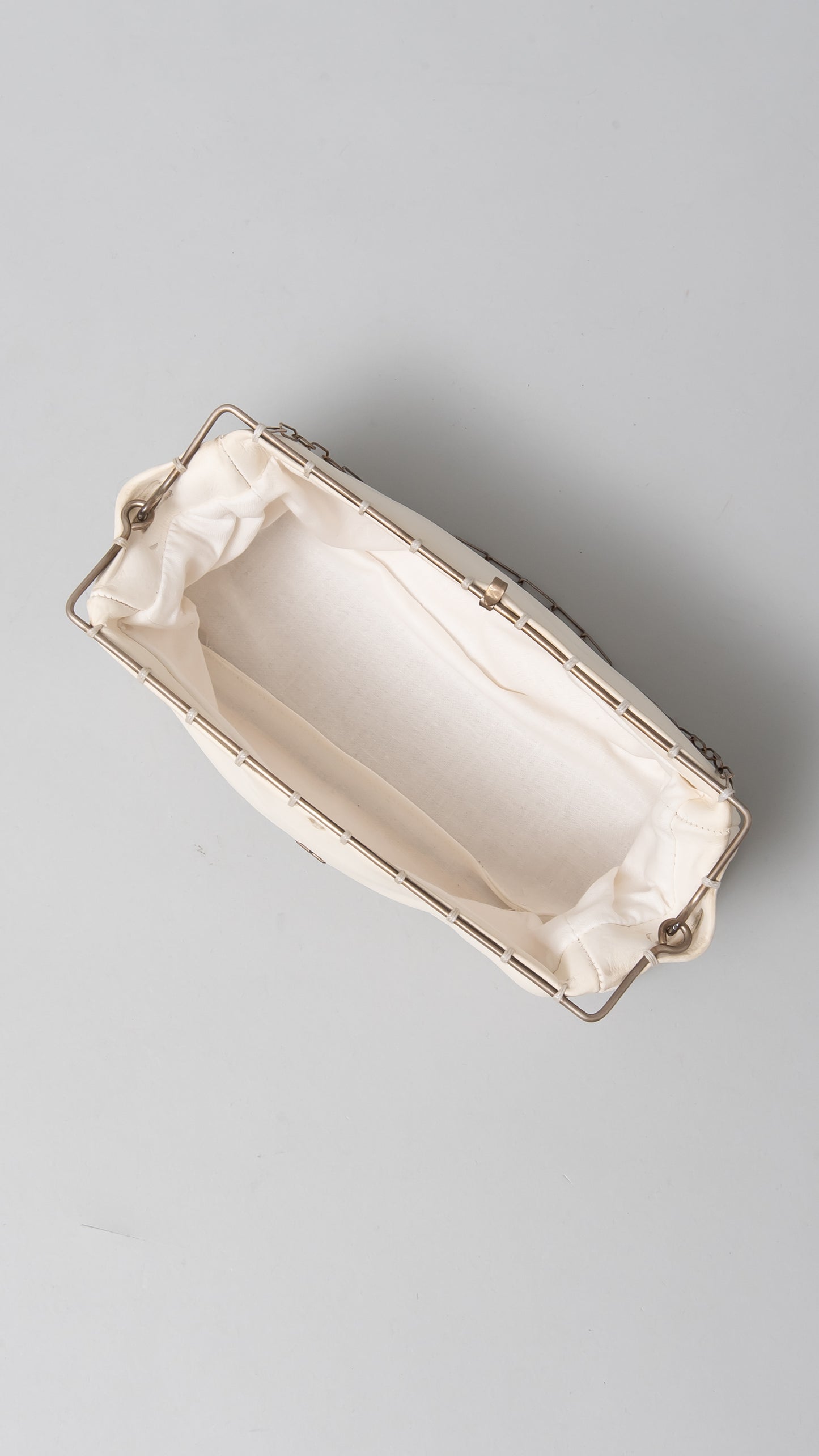 silver rim small pochette w/chain