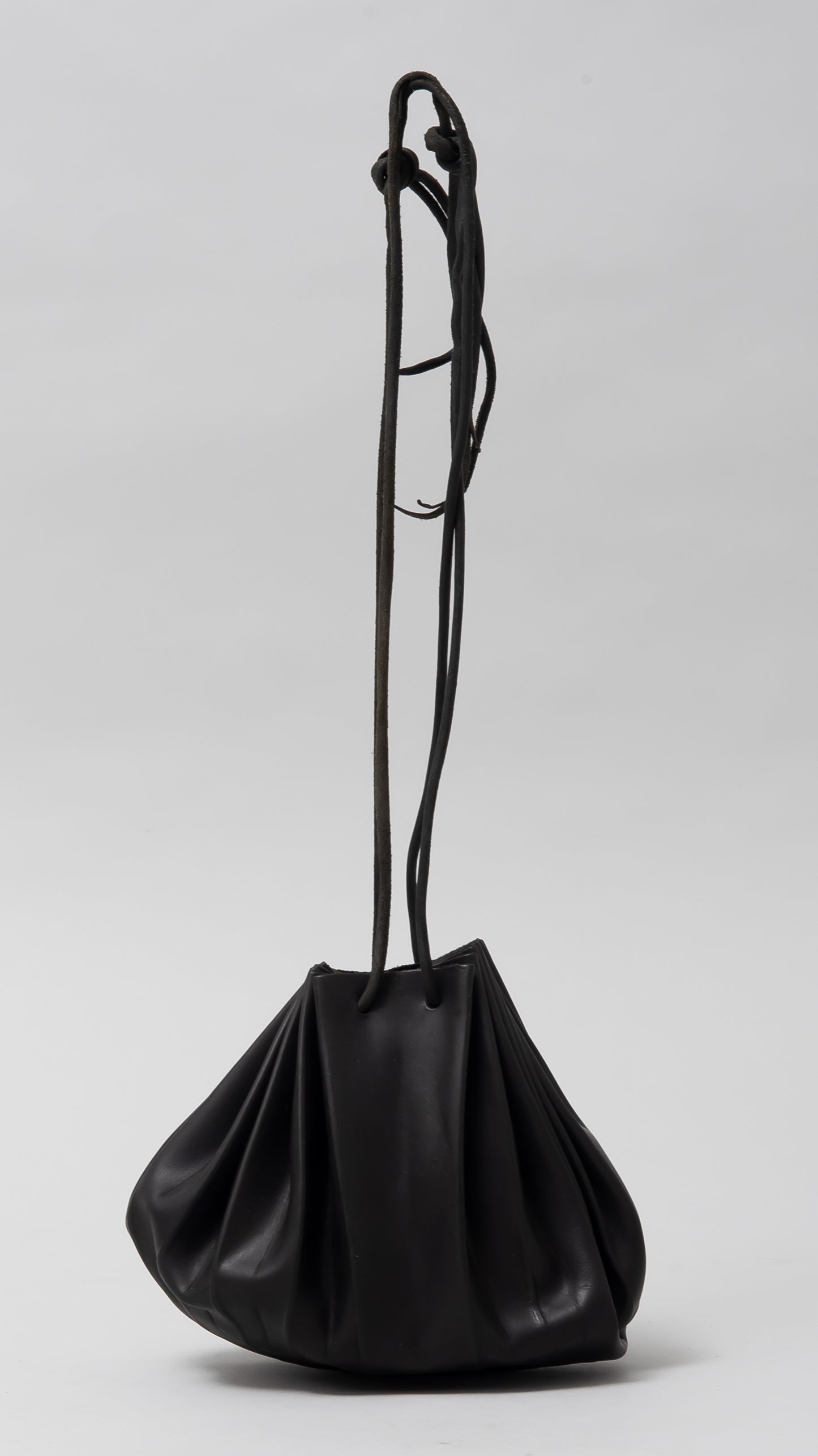 small shell hand bag