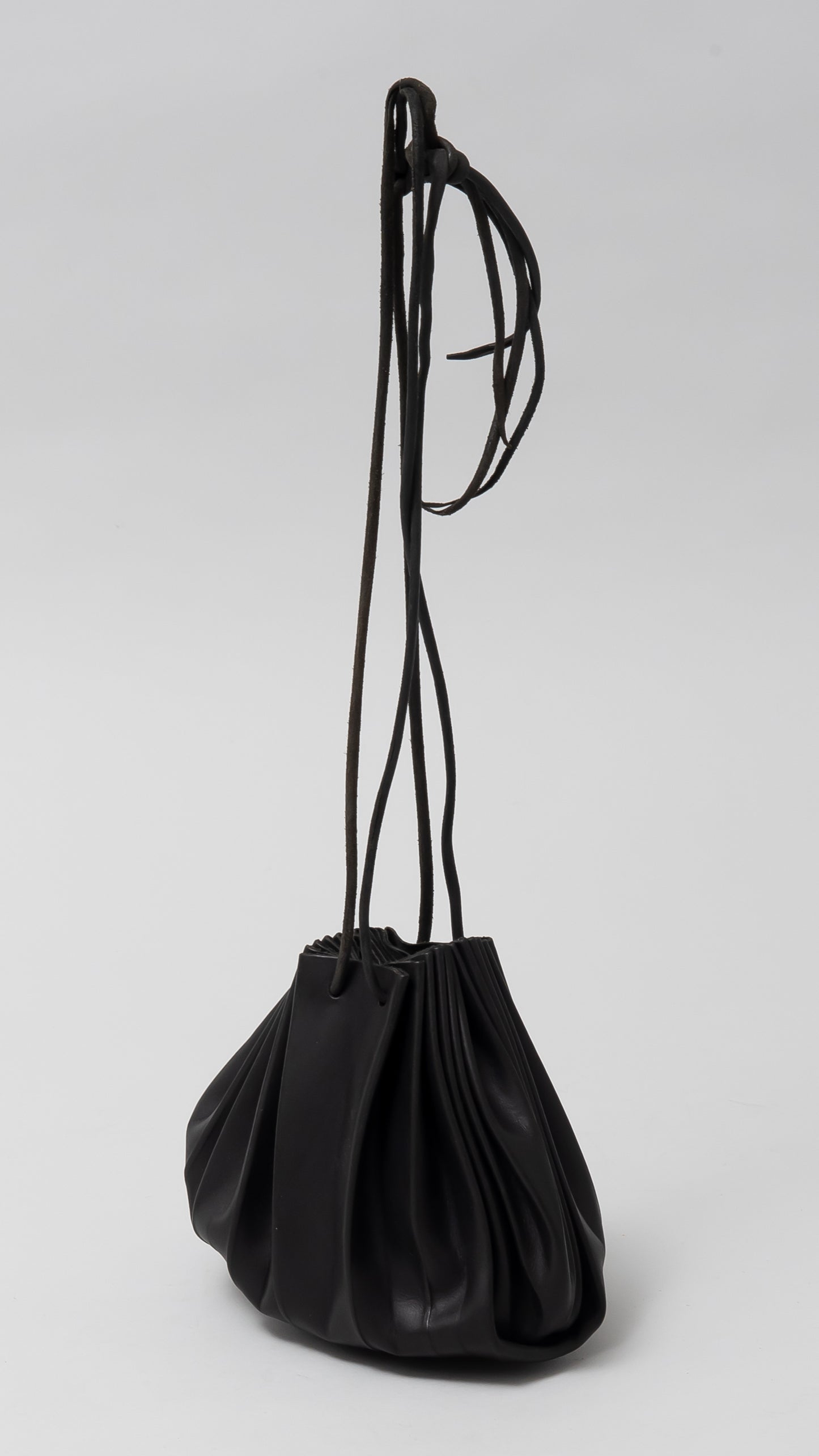 small shell hand bag