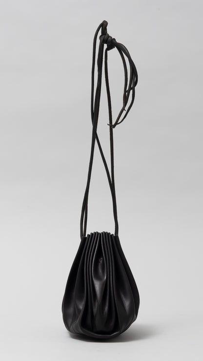 small shell hand bag