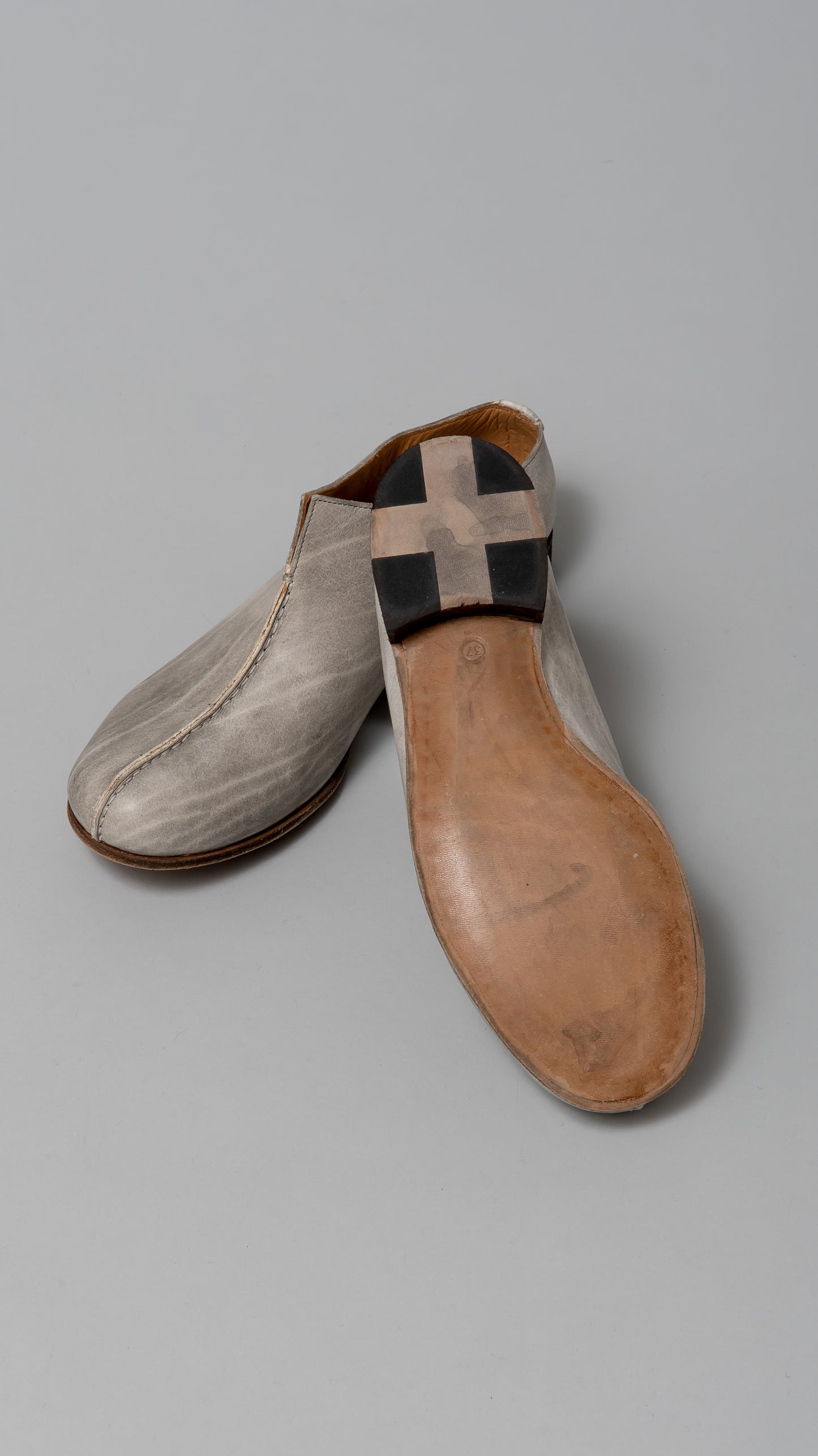 wo. central stitch sabo w/thinner sole