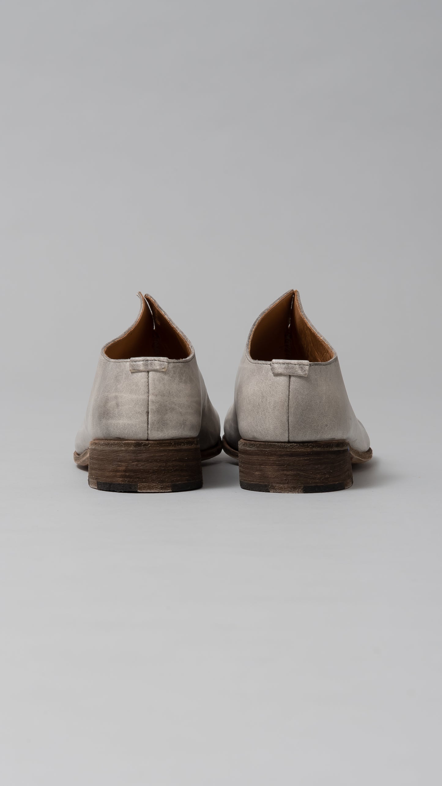 wo. central stitch sabo w/thinner sole