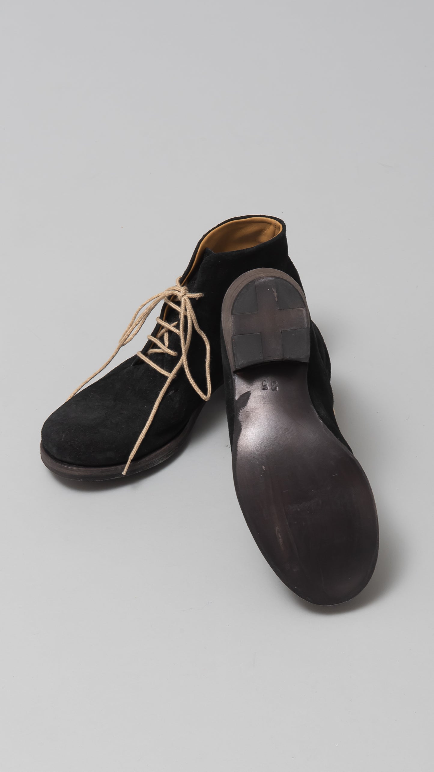 one piece derbie short boot