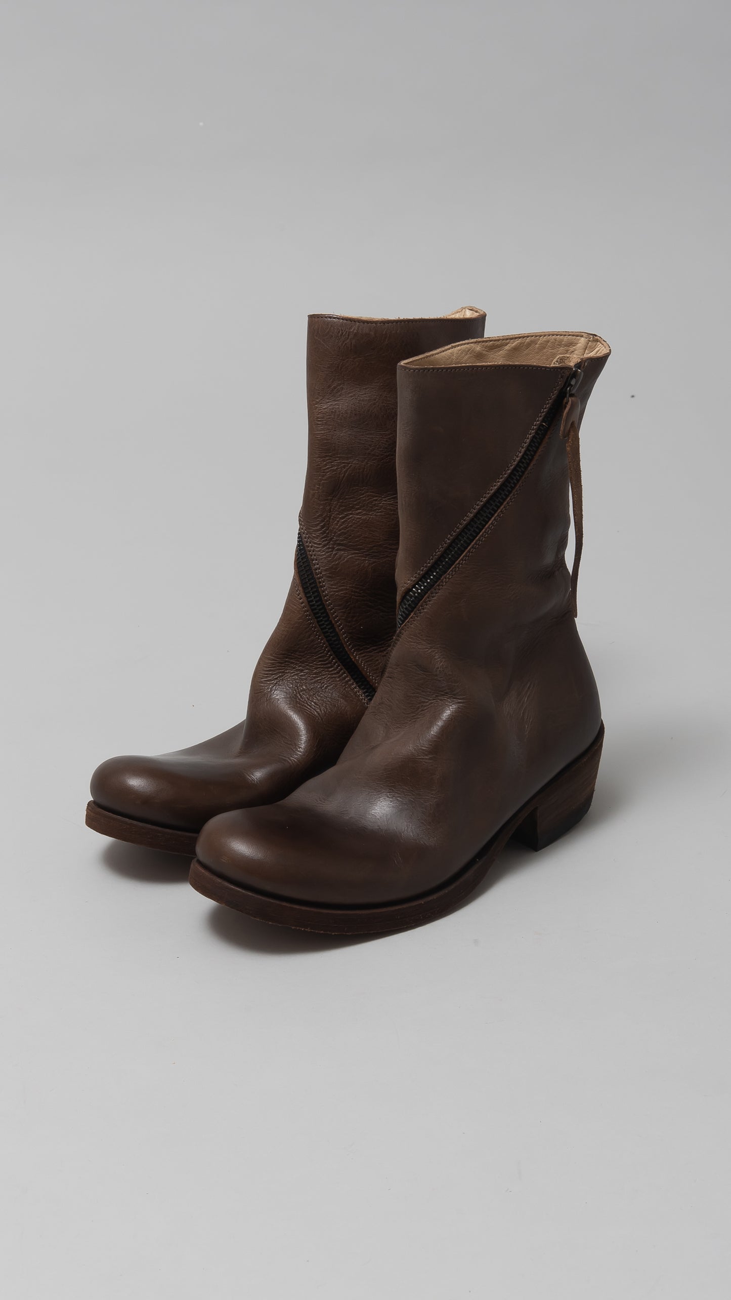 wo side zipped short boot