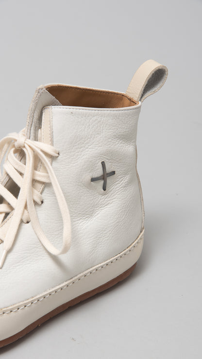 wo. double fold silver cross high top