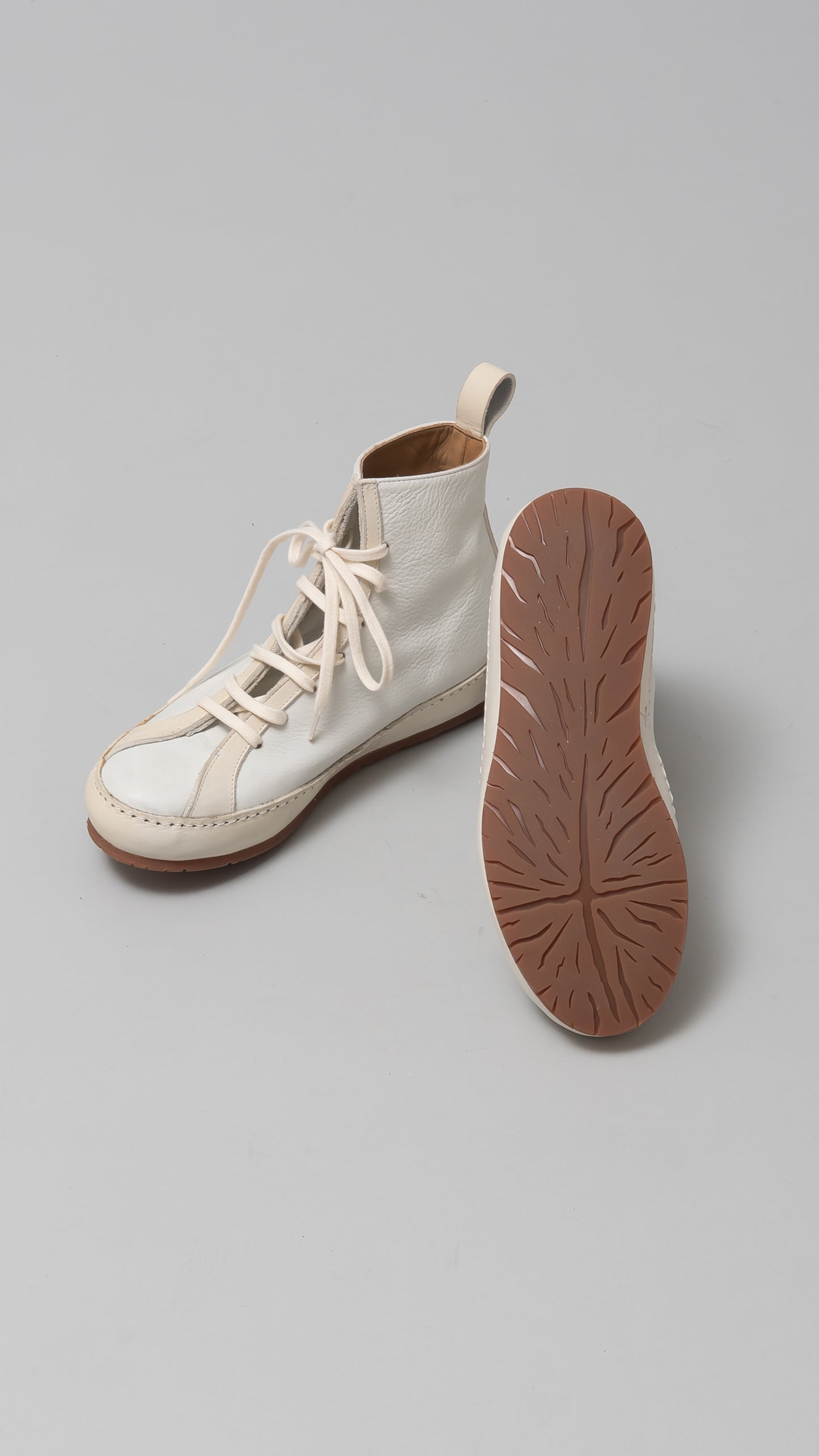 wo. double fold silver cross high top