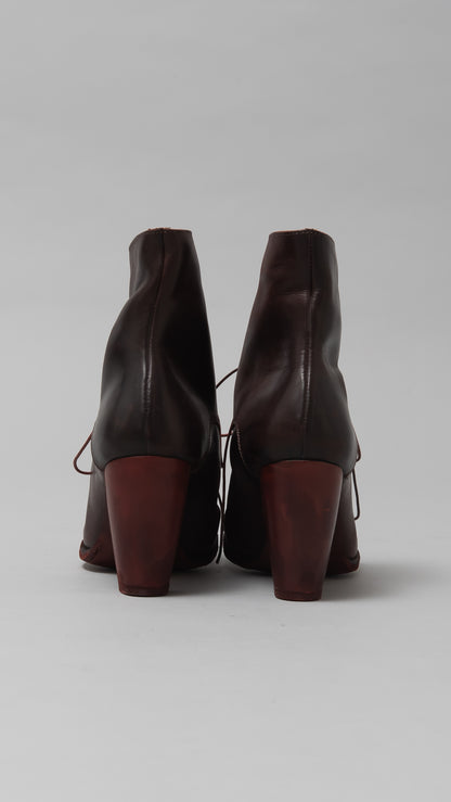 wo toe capped oxford short boot w/heel