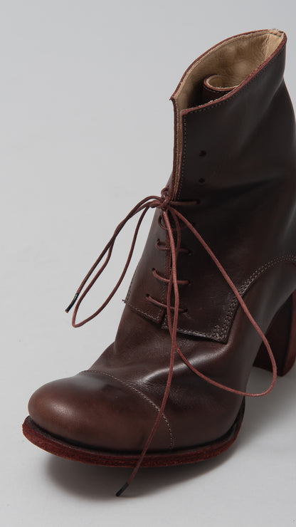 wo toe capped oxford short boot w/heel