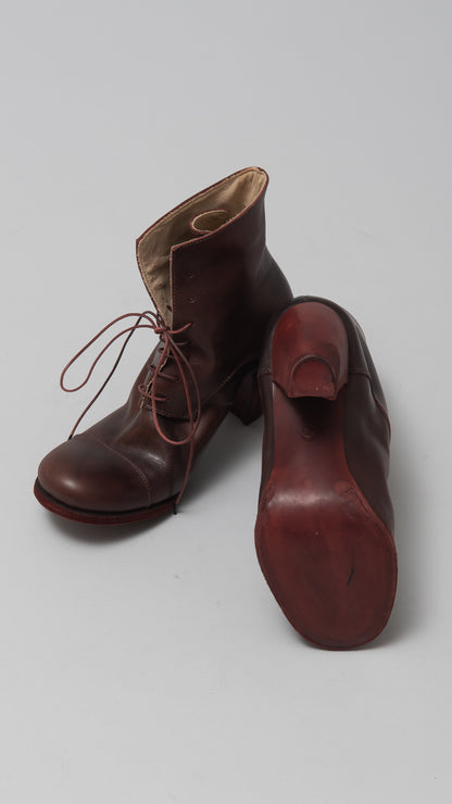 wo toe capped oxford short boot w/heel