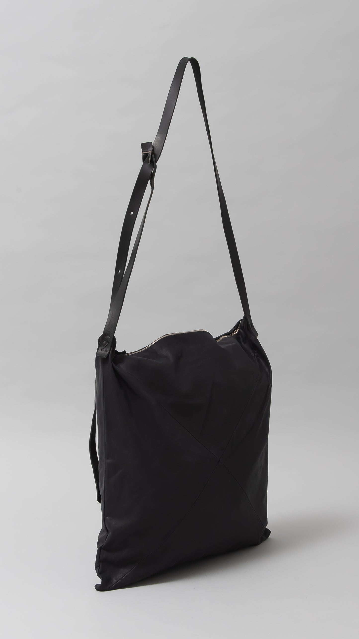 medium pressed evenlope messenger