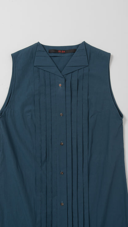 wo. front pleated sleevless long fitted