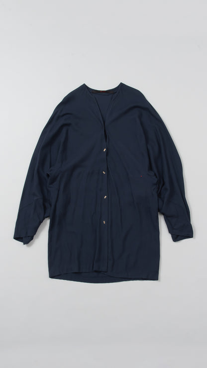 wo. "v"neck oversized shirt