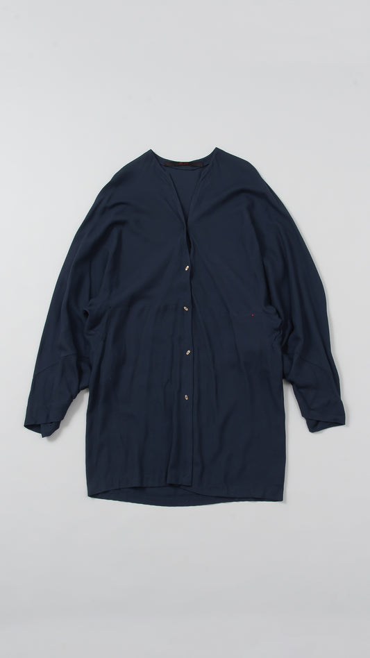 wo. "v"neck oversized shirt