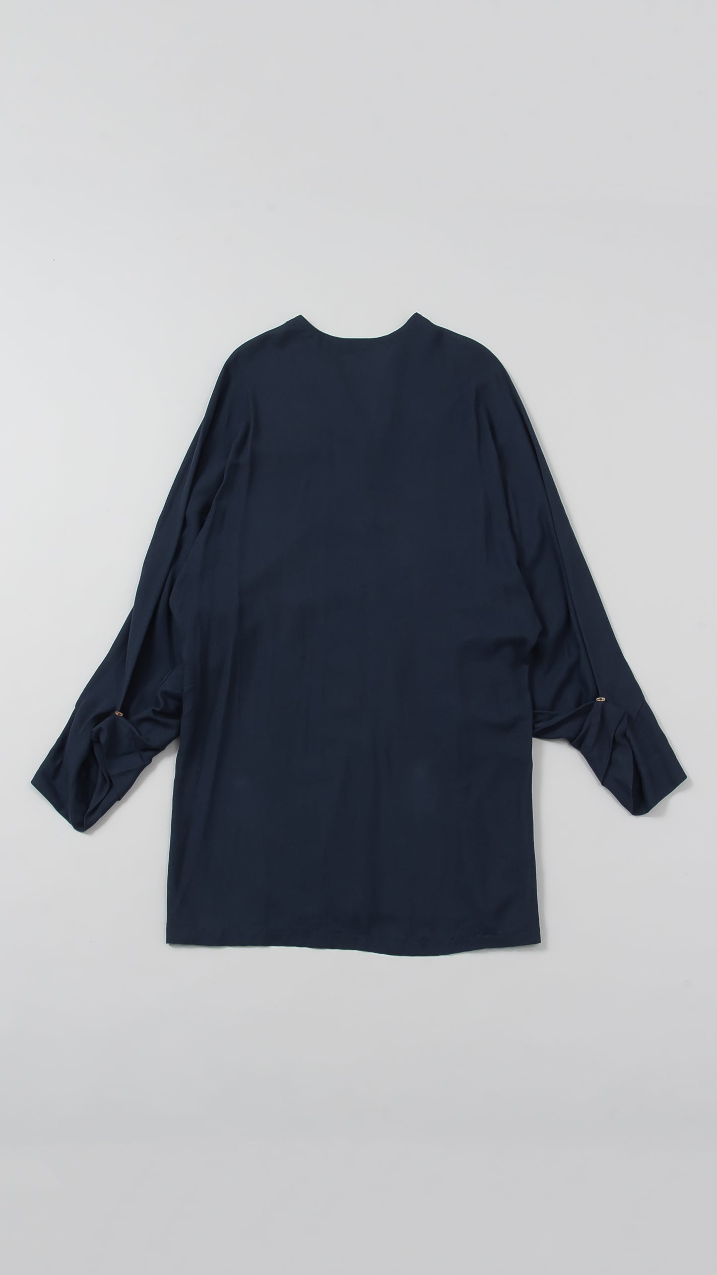 wo. "v"neck oversized shirt