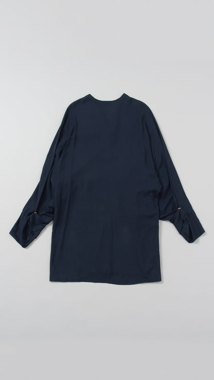 wo. "v"neck oversized shirt