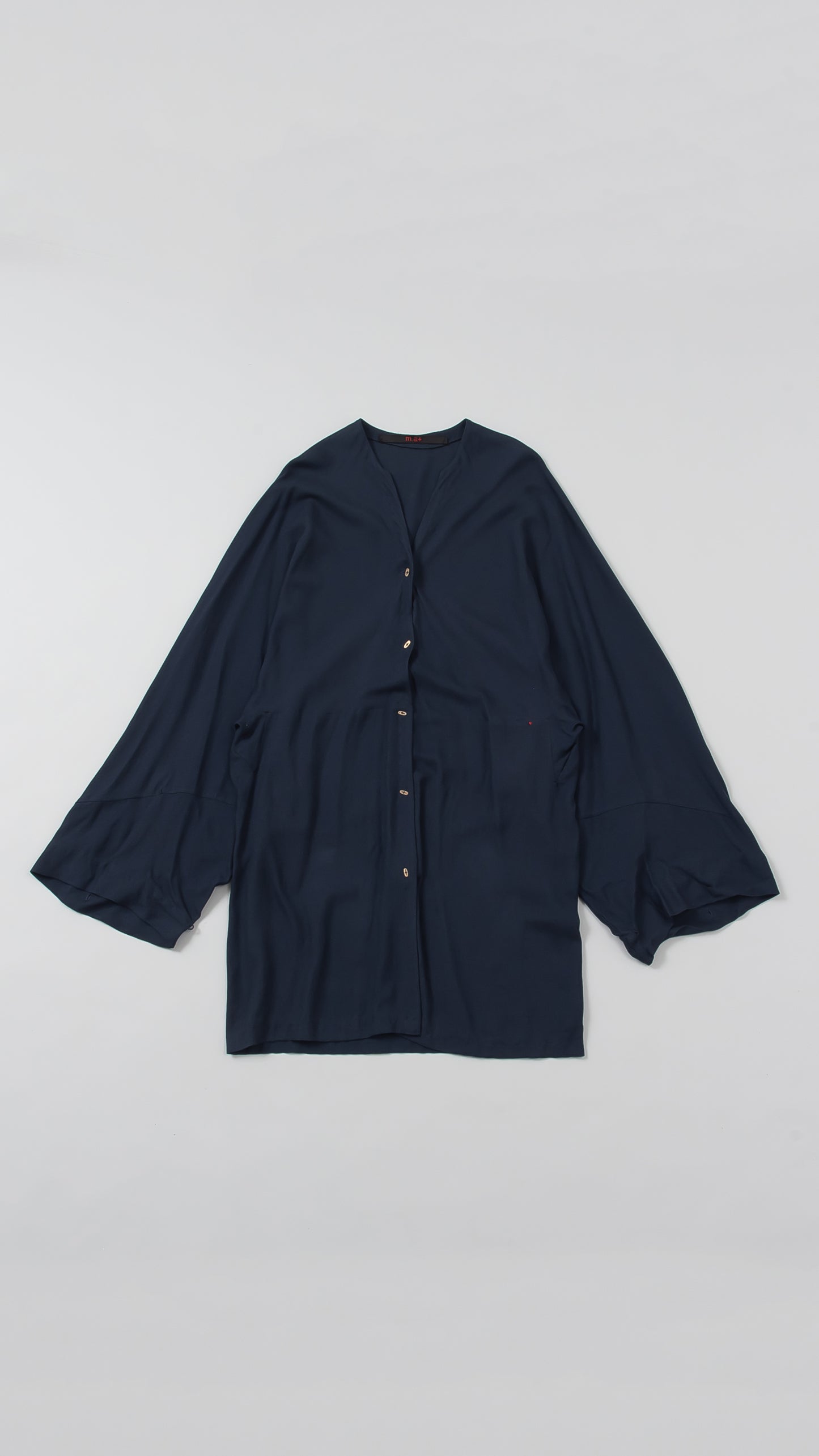 wo. "v"neck oversized shirt