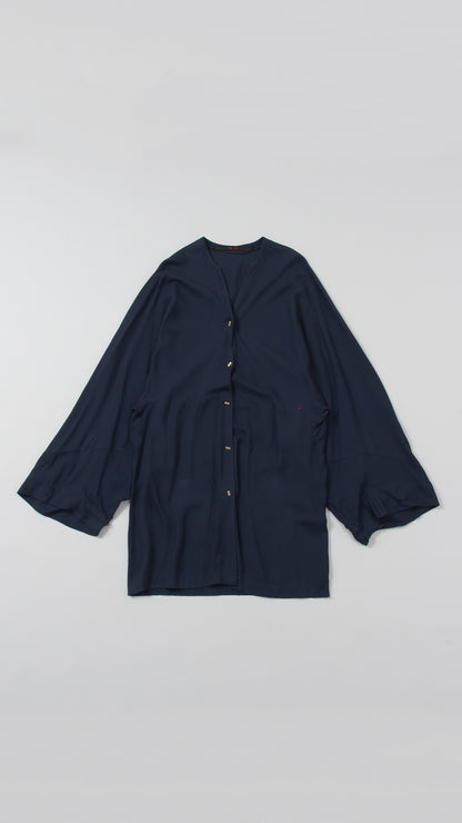 wo. "v"neck oversized shirt