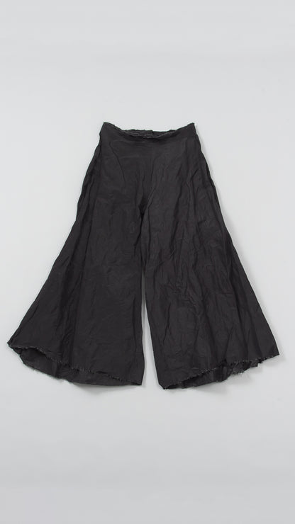 wo.flowing legs wide pants