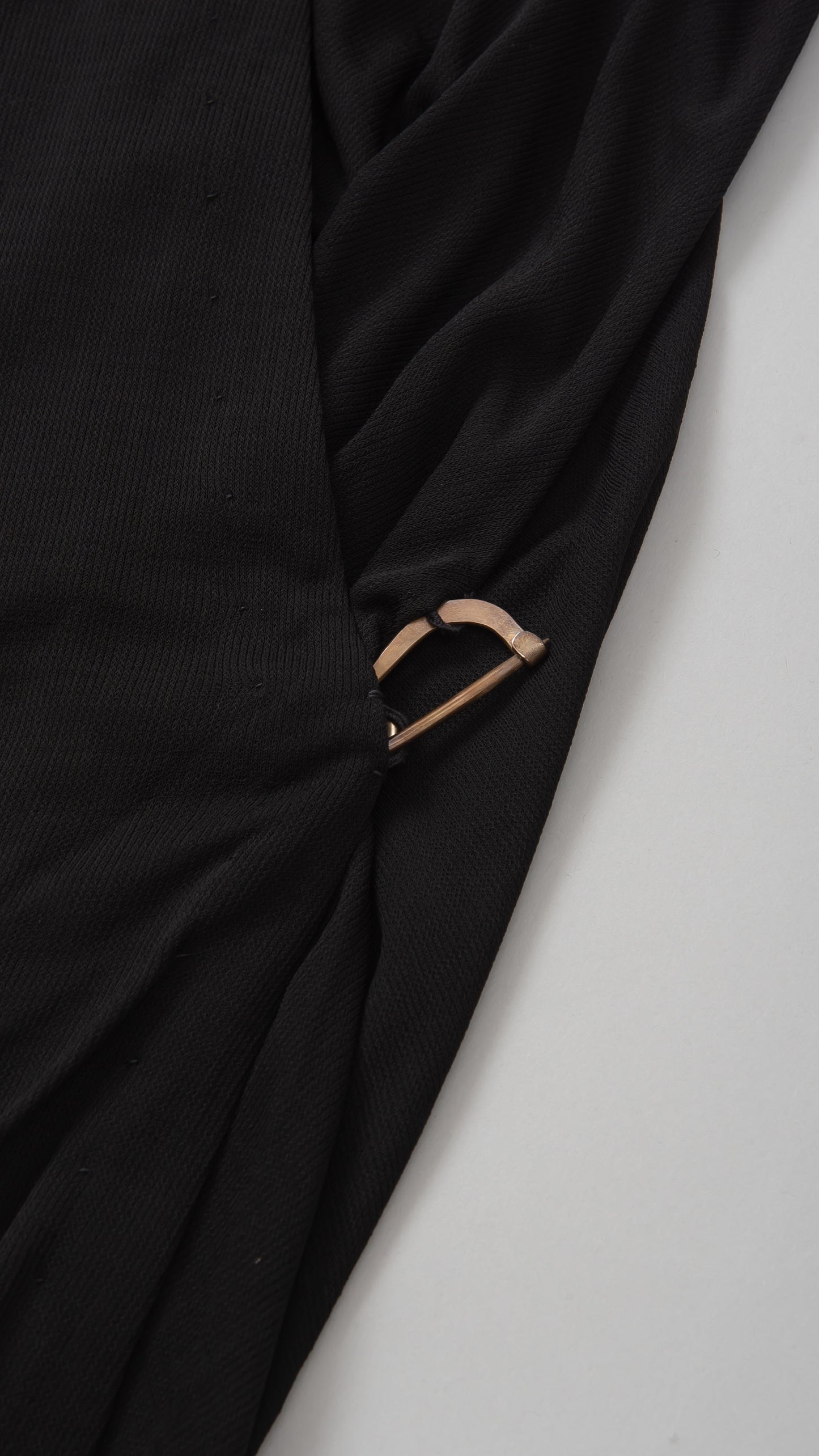 extra wide long safety pin shirt   lenght short 5cm